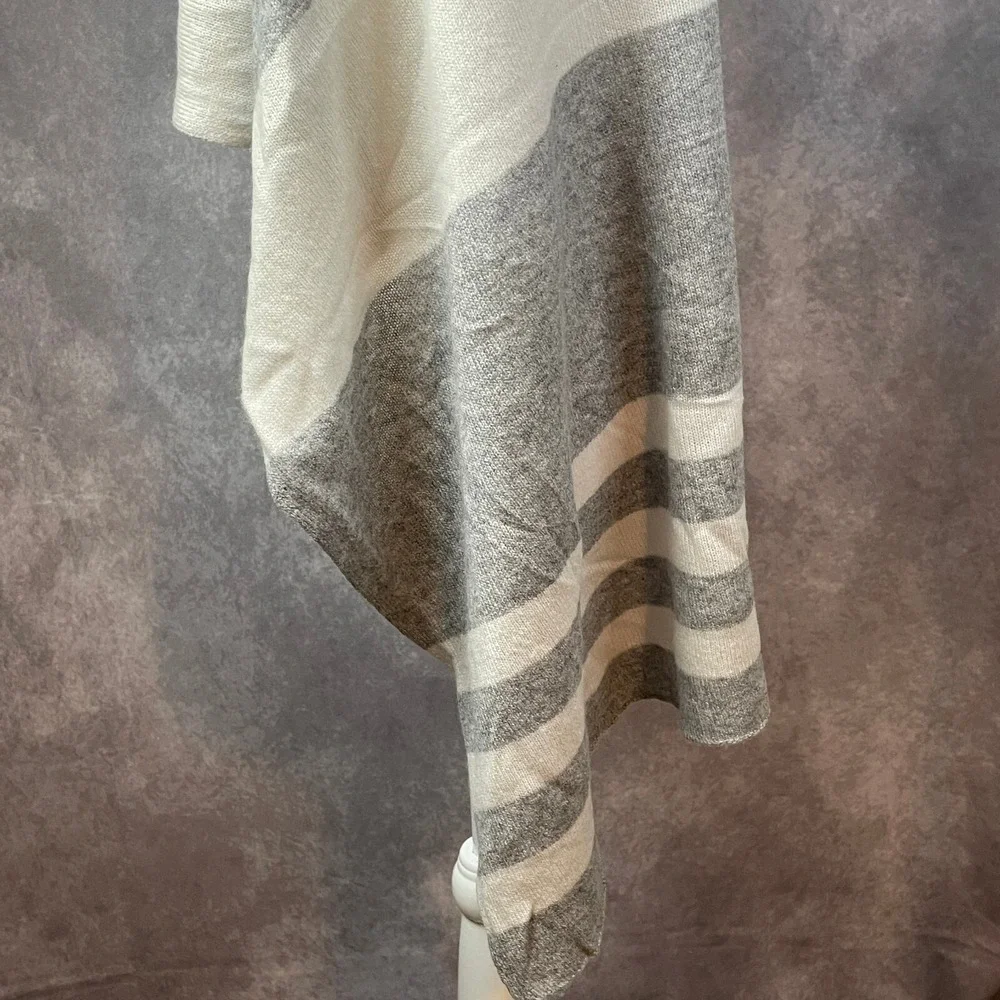 27 Miles Scarf Shawl Women One‎ Size Wrap Poncho Button Gray Cream 100% Cashmere